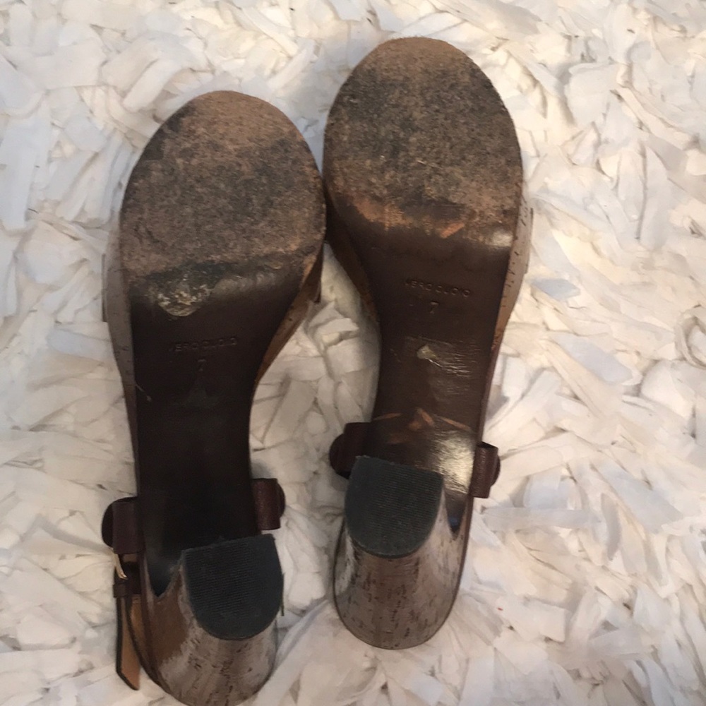 Barney’s 👠 - Picture 6 of 7